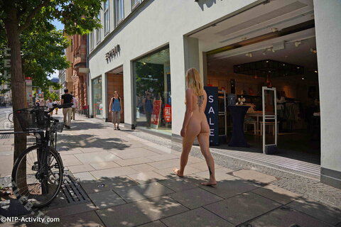 Nude in Public photo 2