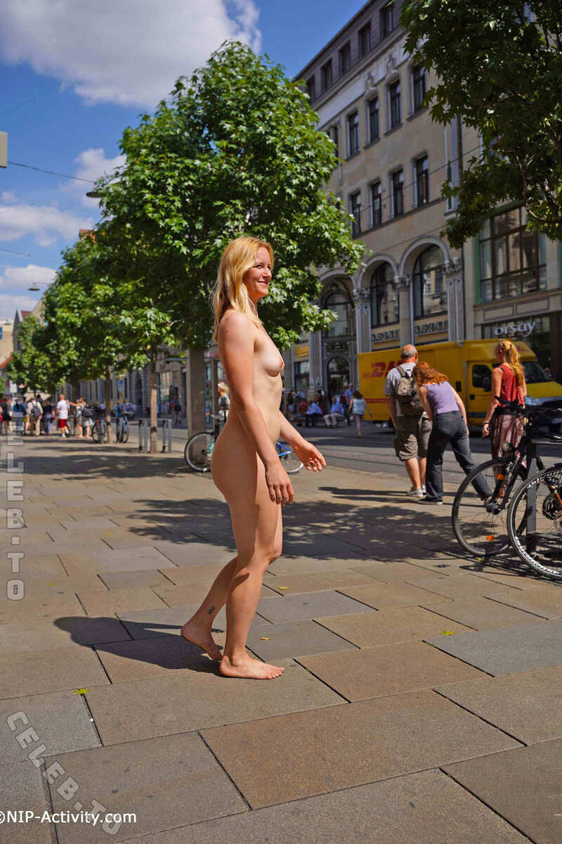 Nude in Public nude photo 13