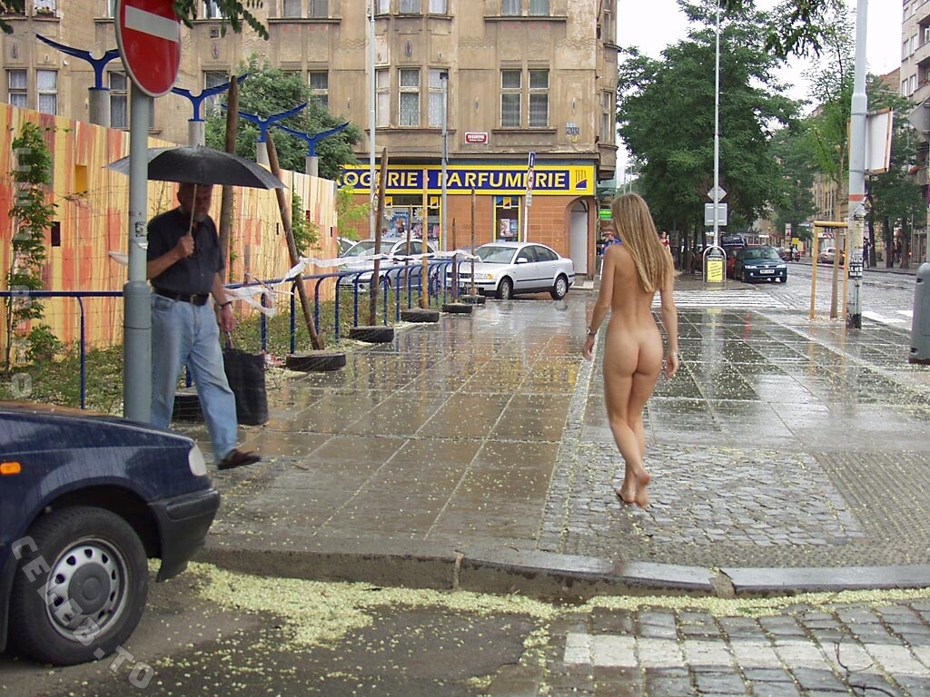 Nude in Public nude photo 5
