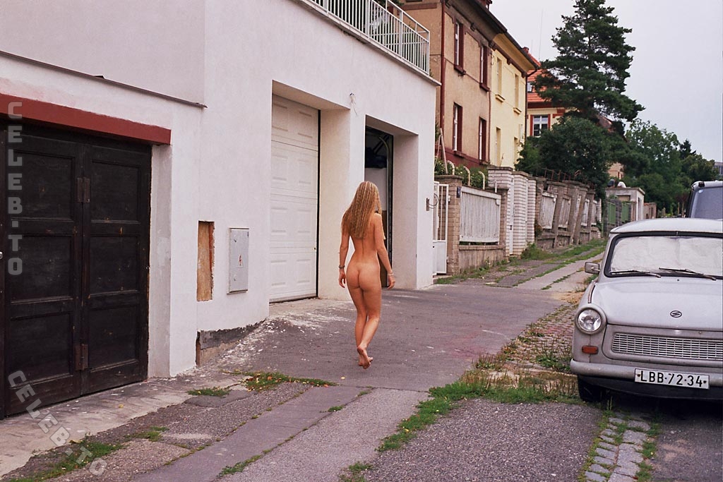 Nude in Public nude photo 4