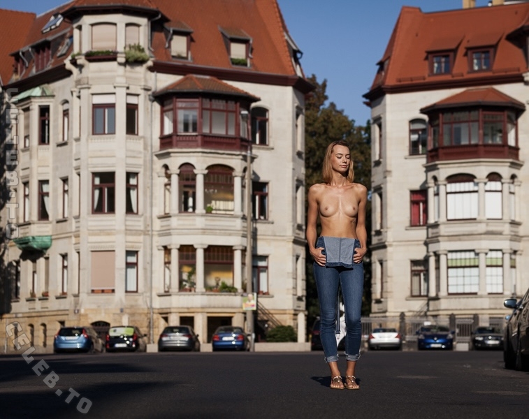 Nude in Public nude photo 11