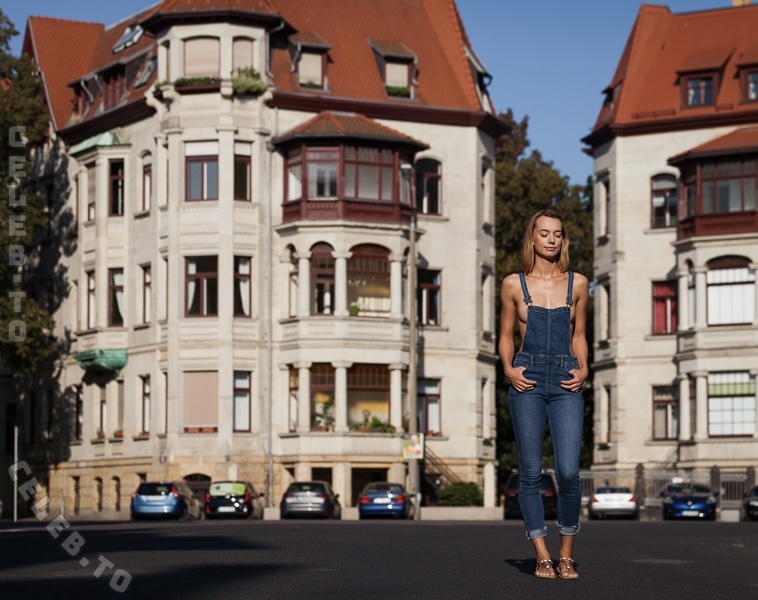 Nude in Public nude photo 12