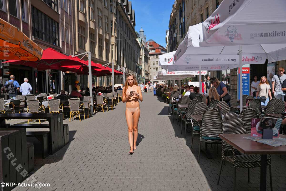 Nude in Public nude photo 12