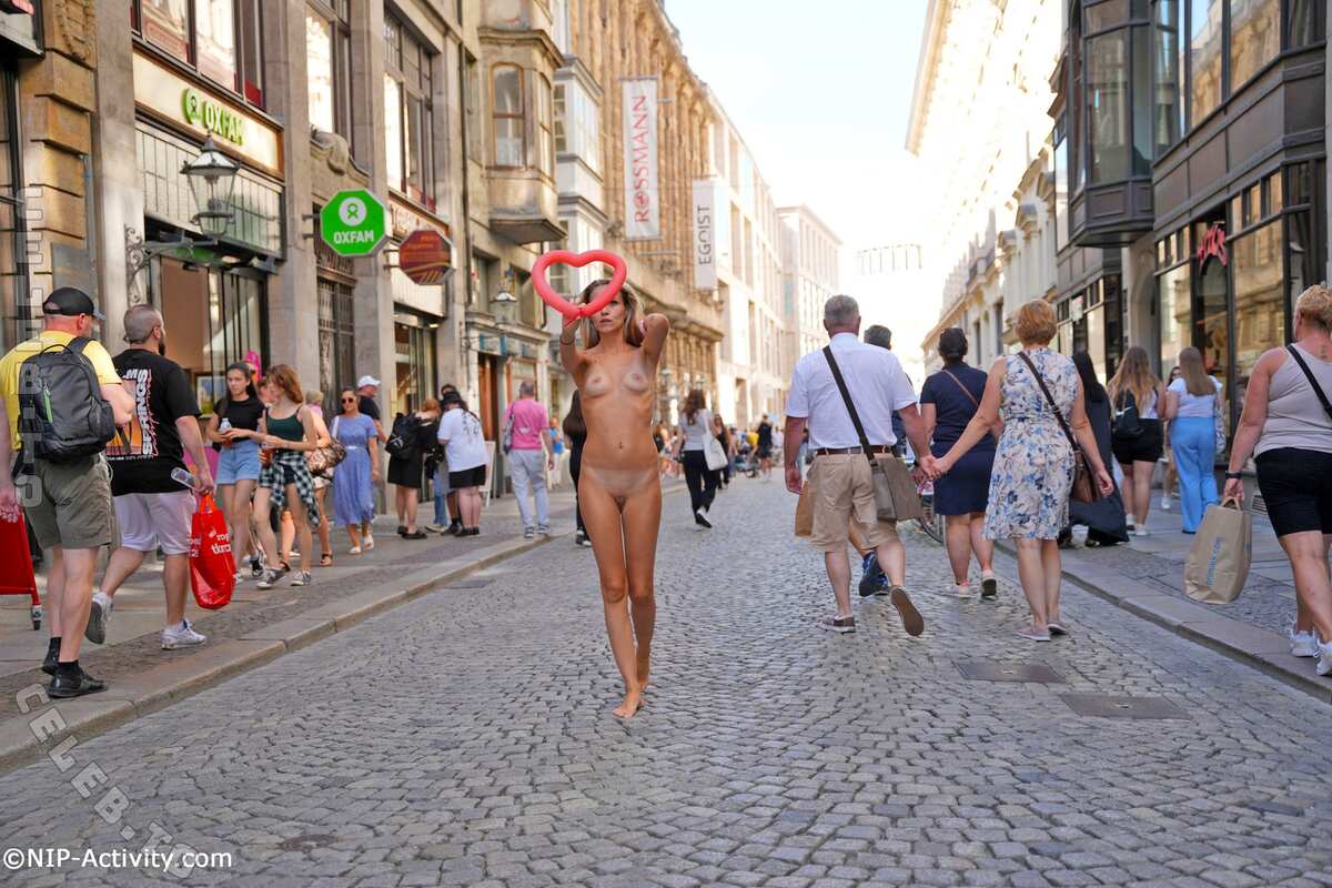 Nude in Public nude photo 1