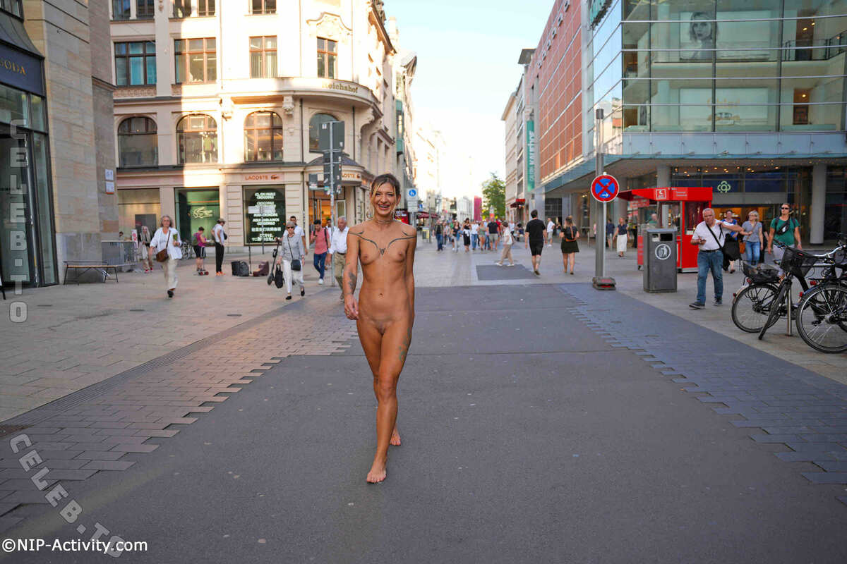 Nude in Public nude photo 9