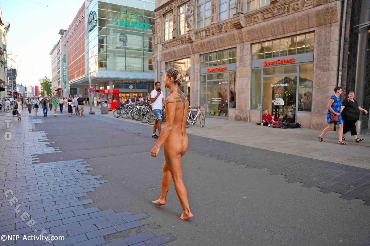 Nude in Public nude photo 14