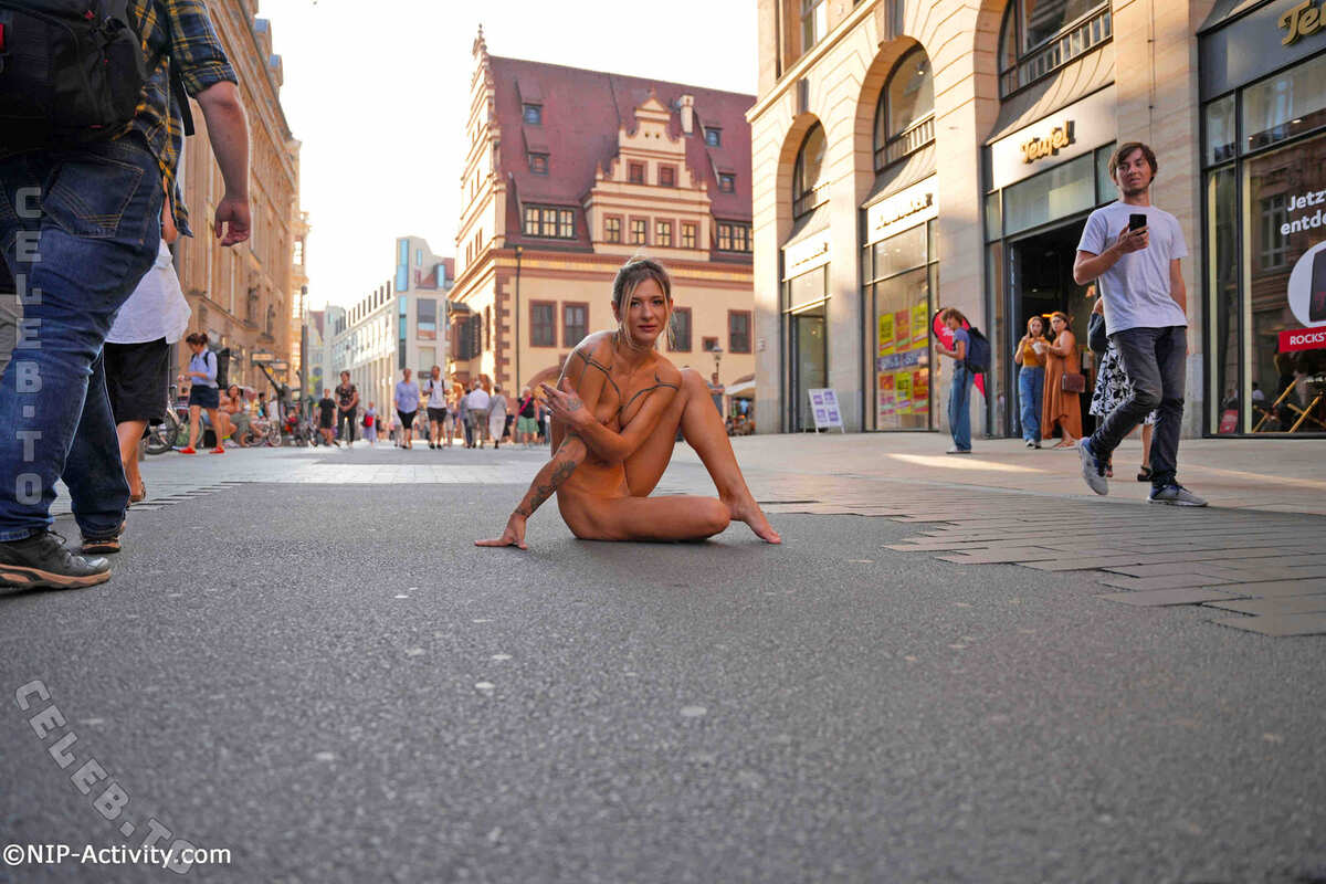 Nude in Public nude photo 19