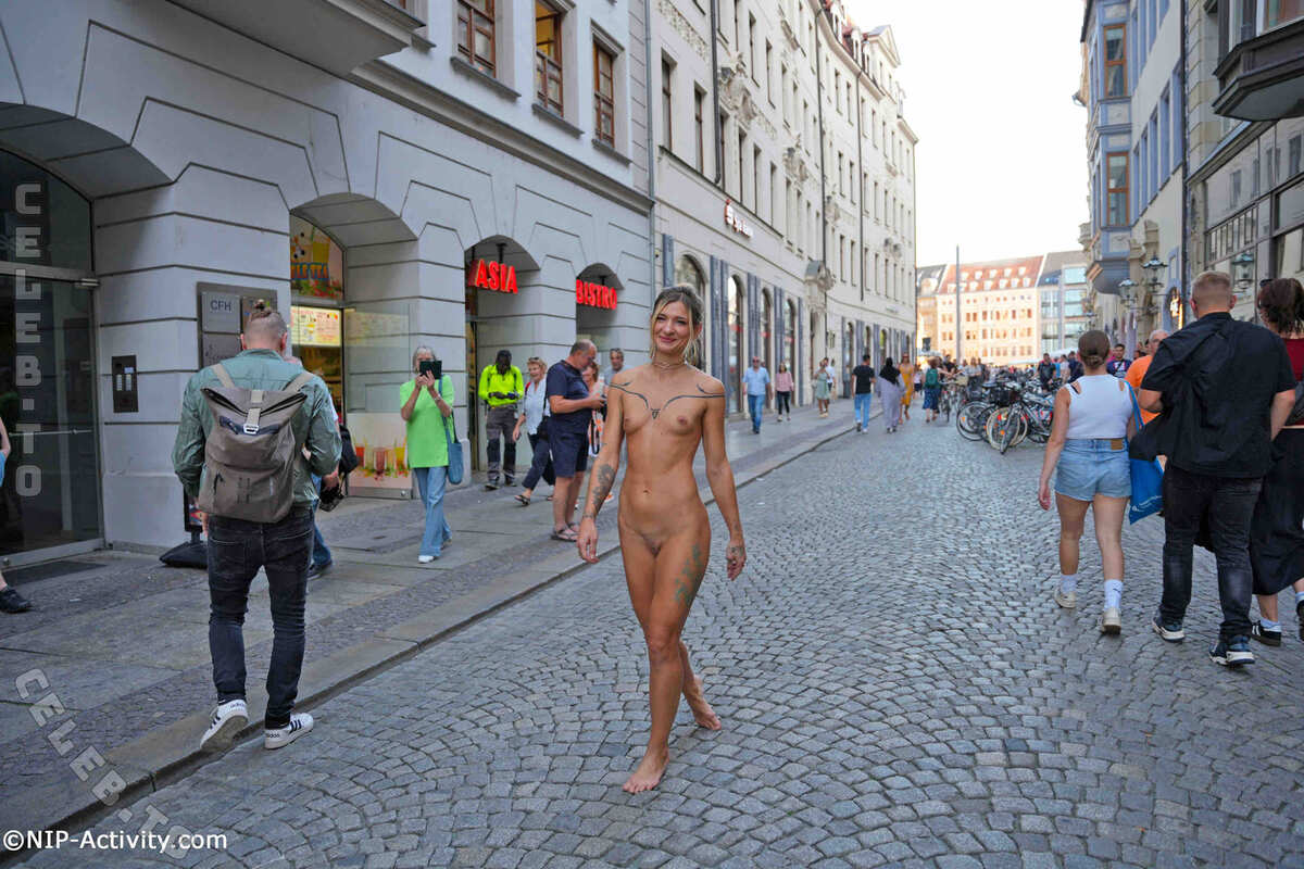 Nude in Public nude photo 19