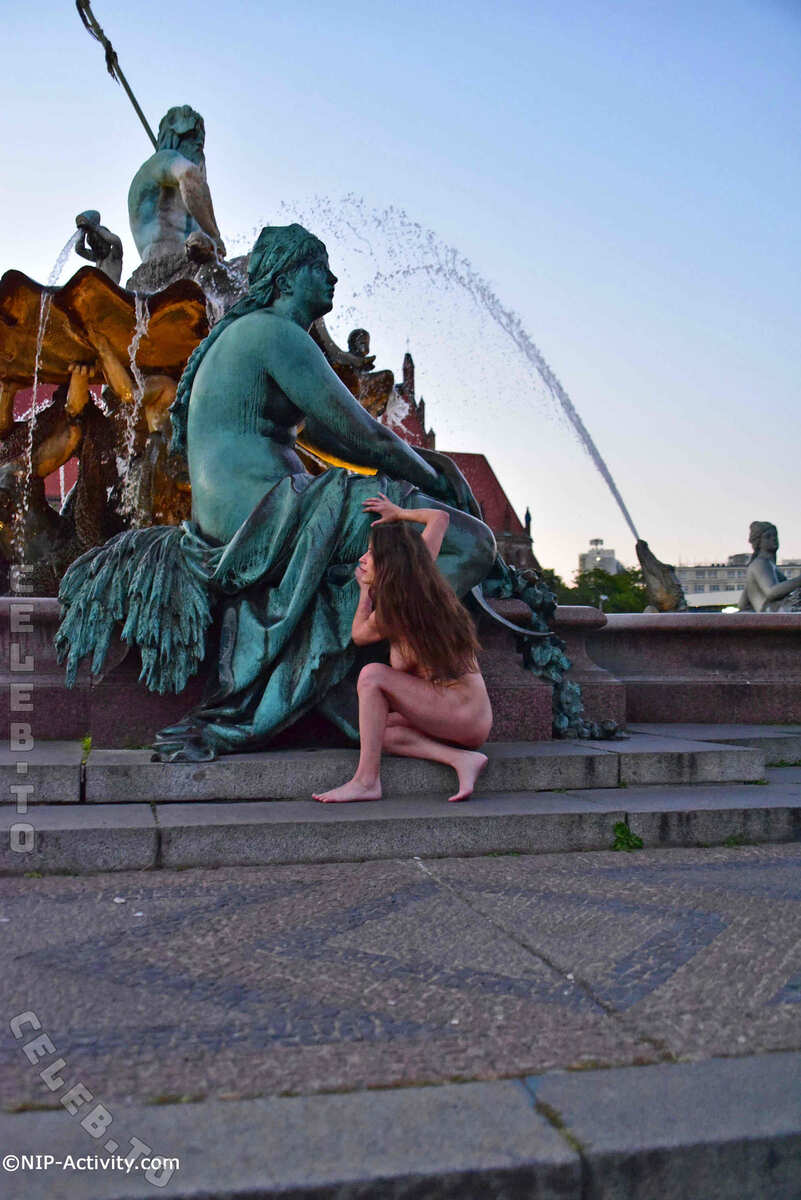 Nude in Public nude photo 13