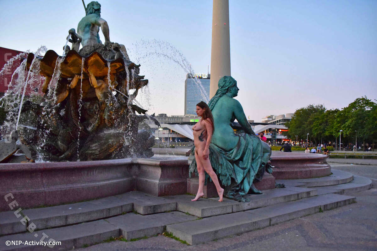 Nude in Public nude photo 14