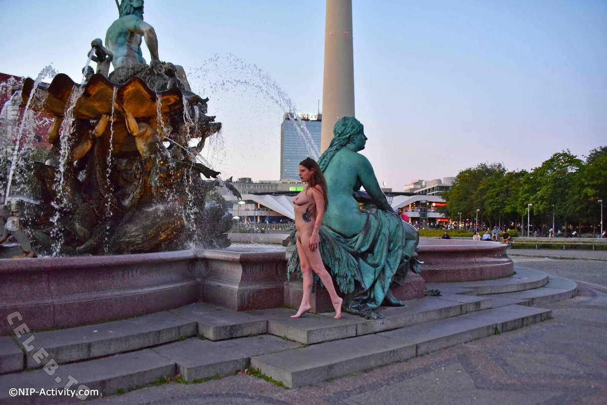 Nude in Public nude photo 15