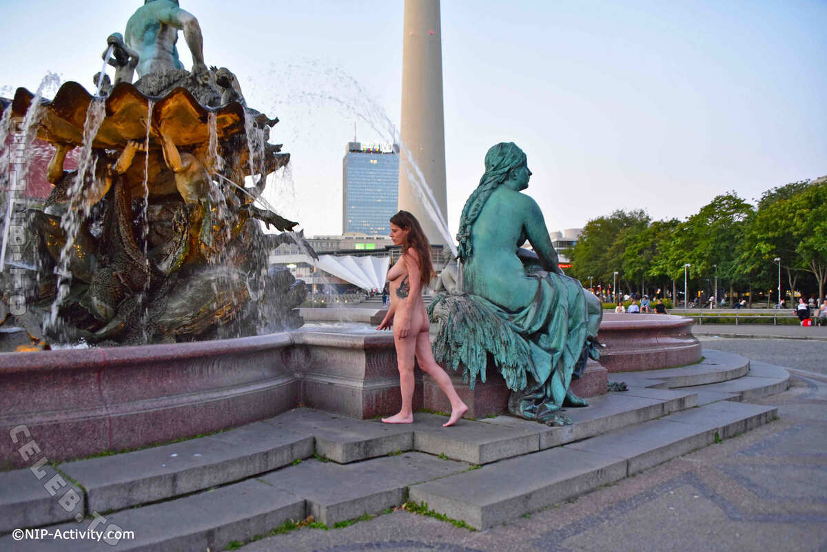 Nude in Public nude photo 16