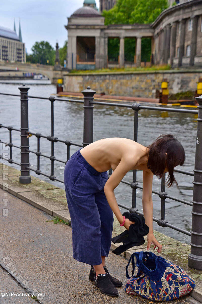 Nude in Public nude photo 12