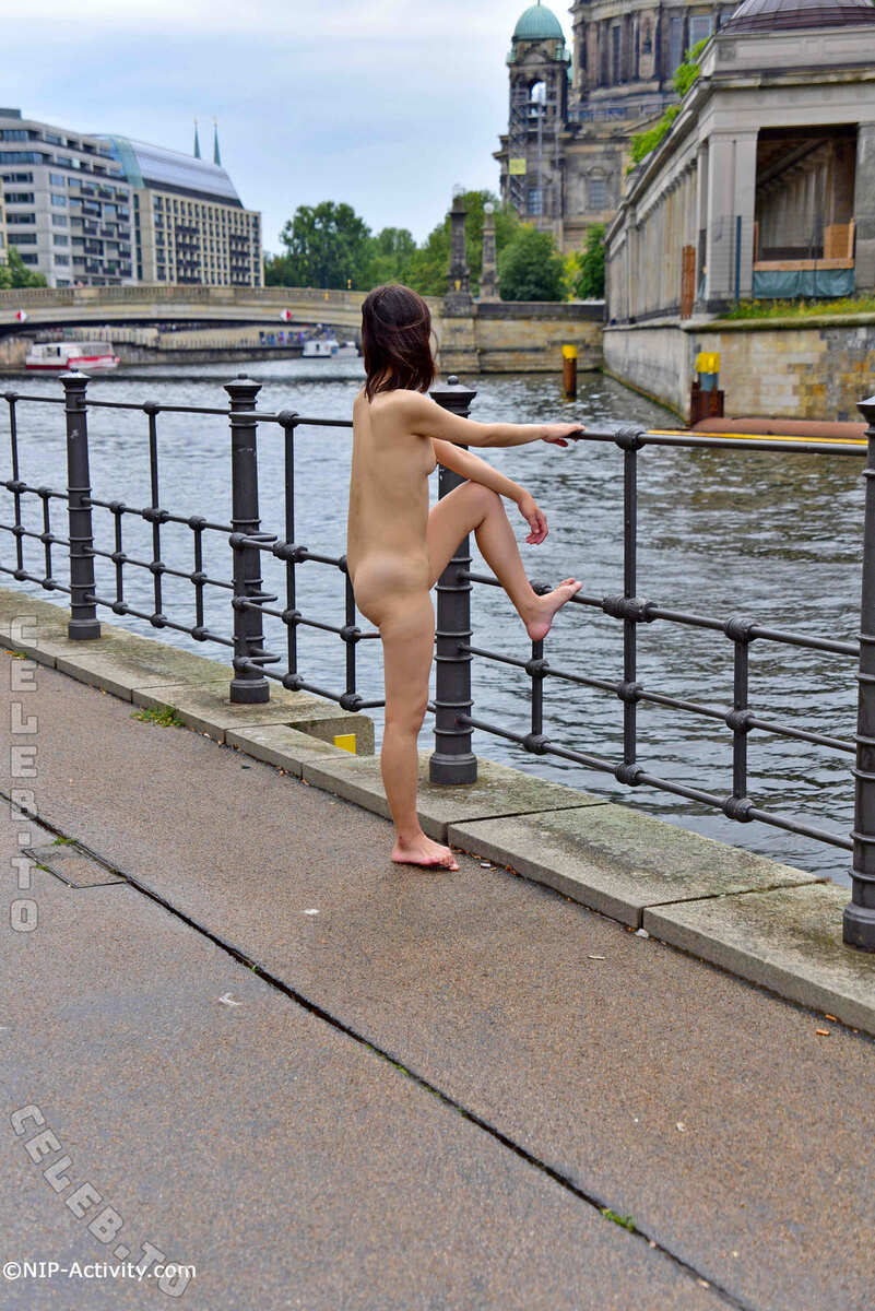 Nude in Public nude photo 20