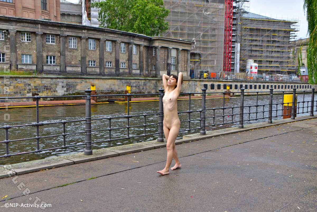 Nude in Public nude photo 9