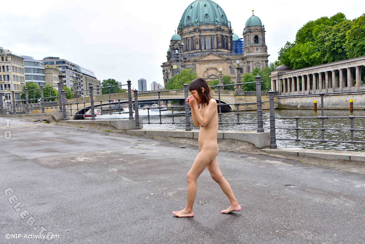 Nude in Public nude photo 11