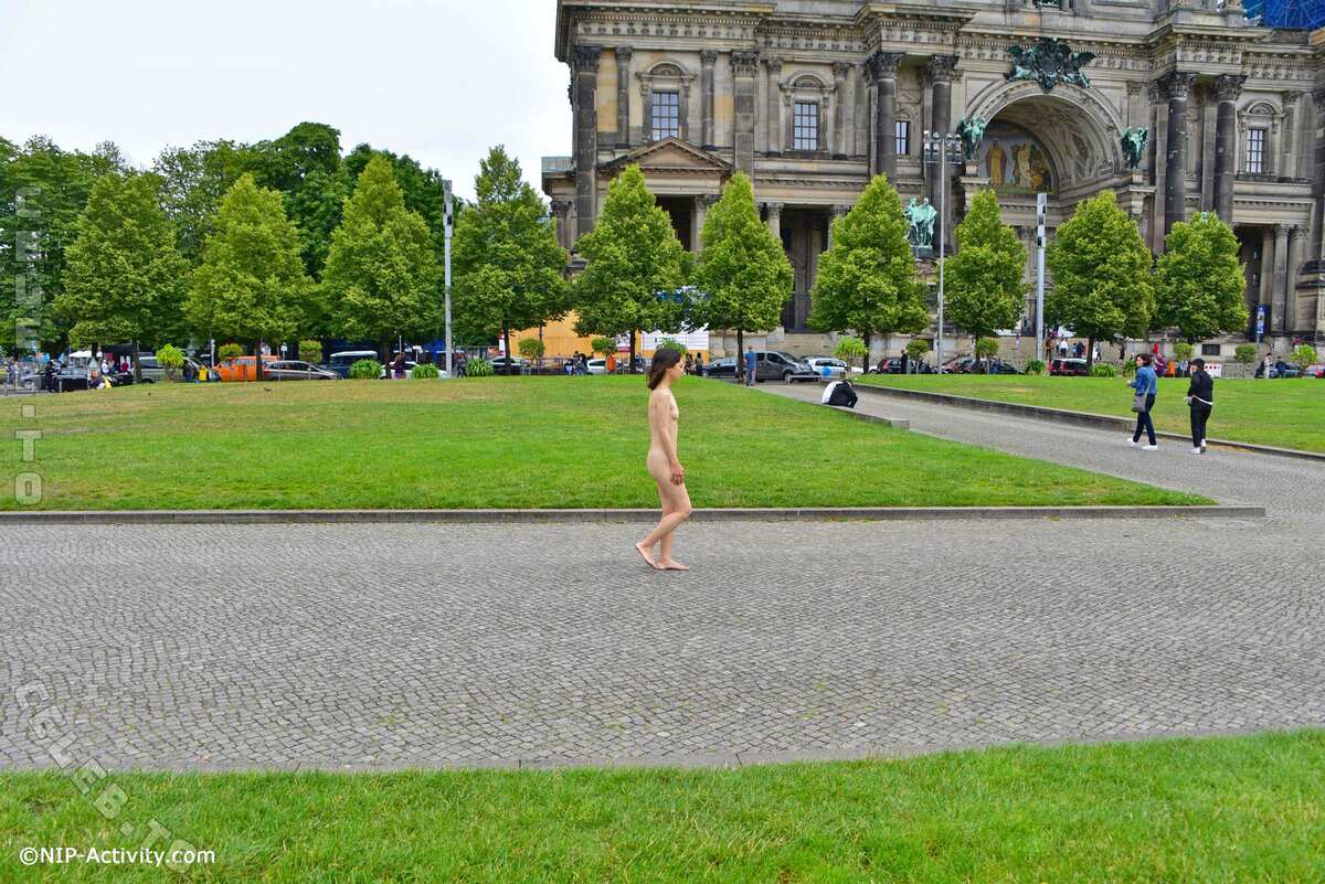Nude in Public nude photo 18