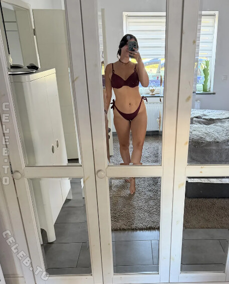 NudeNana nude photo 1