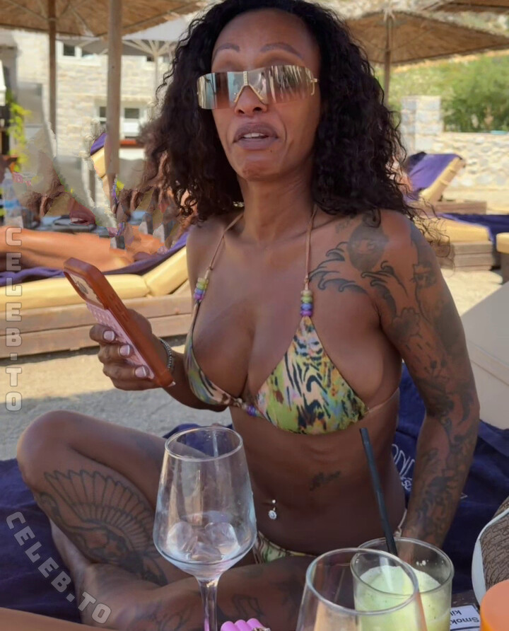 Nura Habib Omer nude photo 6