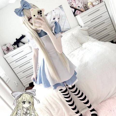 nyauseea nude photo 6