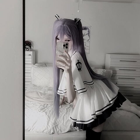nyauseea nude photo 3