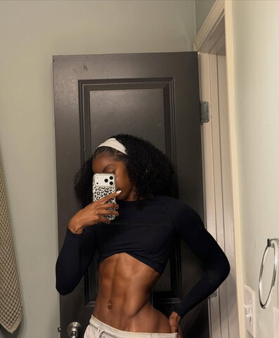 Nyla Davis nude photo 6