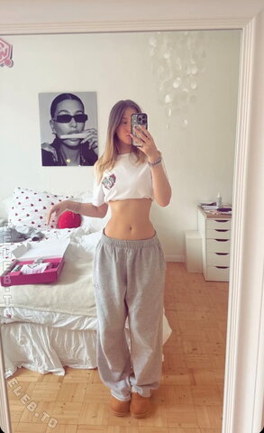 Nylaamriaa nude photo 9