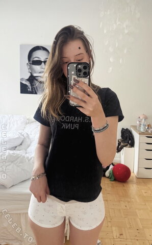 Nylaamriaa nude photo 8