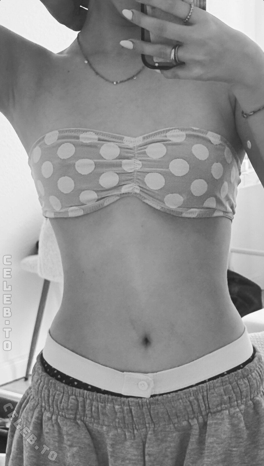 Nylaamriaa nude photo 1