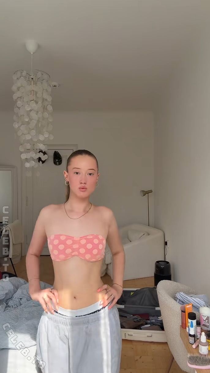 Nylaamriaa nude photo 4