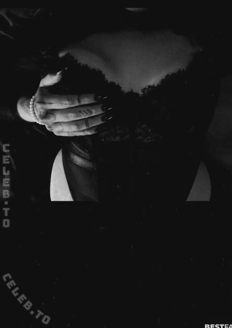 Nylora nude photo 3