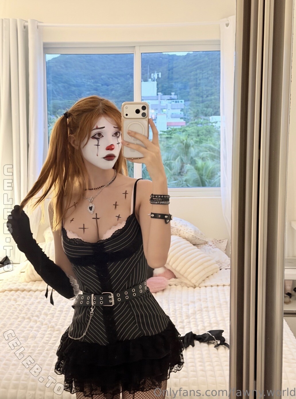 Nymphetty nude photo 3