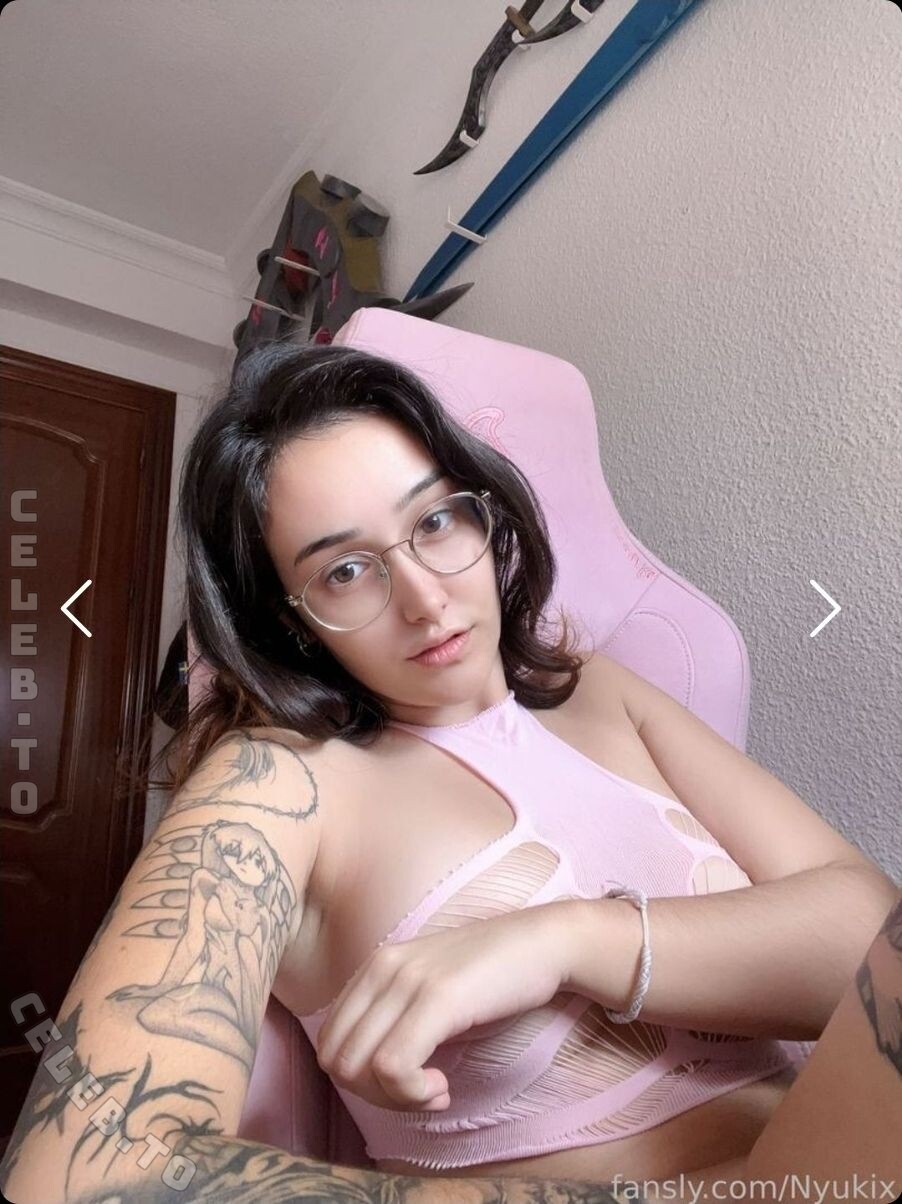 Nyukix nude photo 18