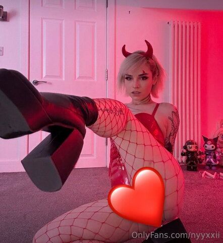 NYYXXII Sexy (2 photos)