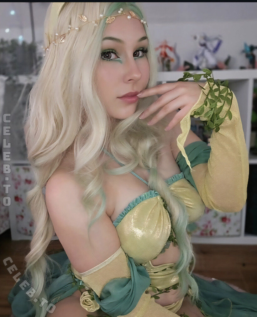 ochaki.cos nude photo 3