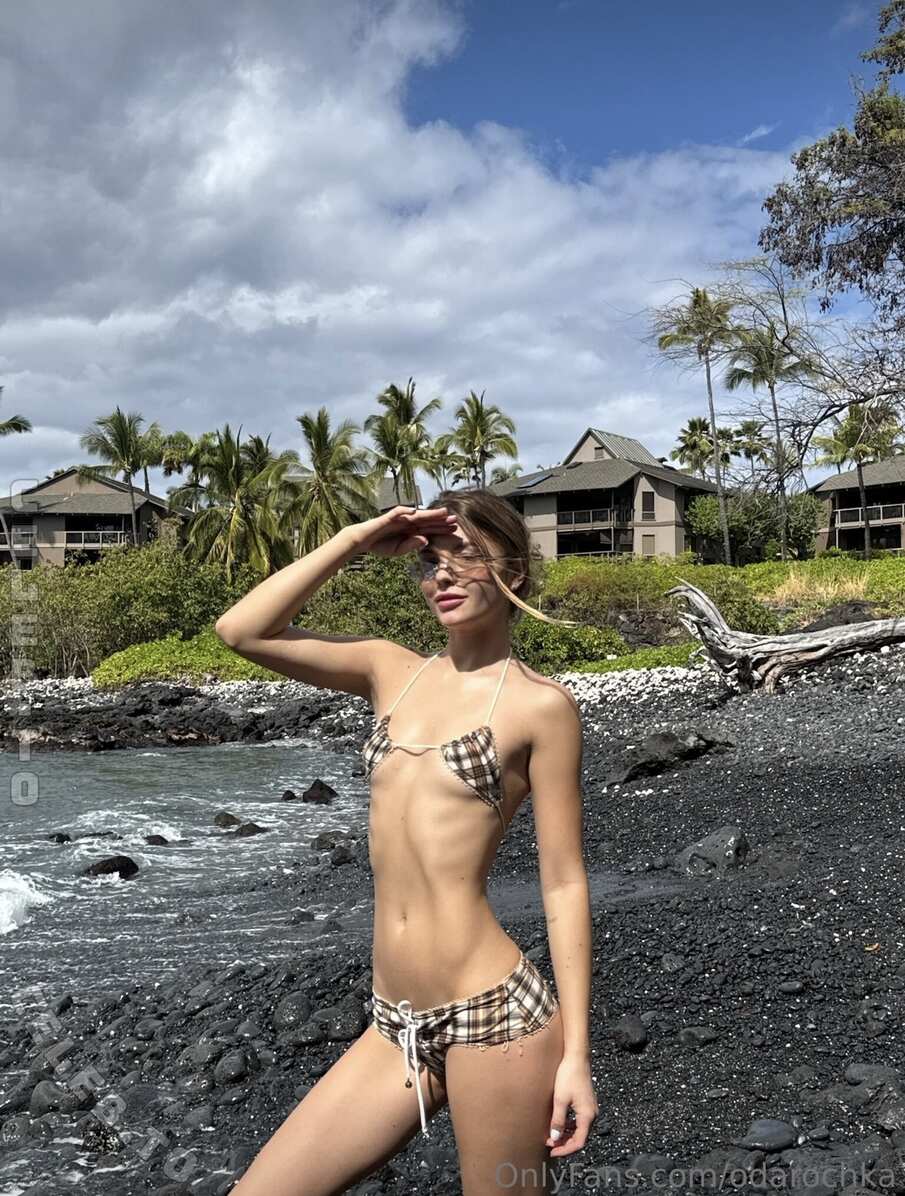 Odarochka / Darya Komarova nude photo 6