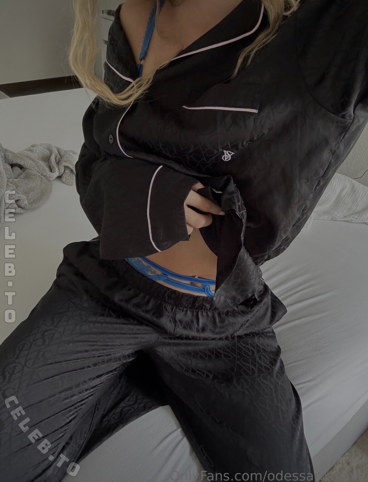 Odessarosalive nude photo 2