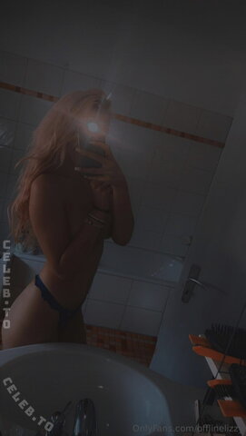 offlinelizzy nude photo 6