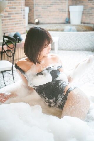 Ogata Mariko Fantia nude photo 18