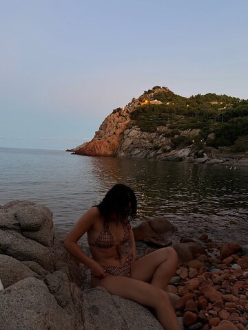 Okaycoolgigi nude photo 5