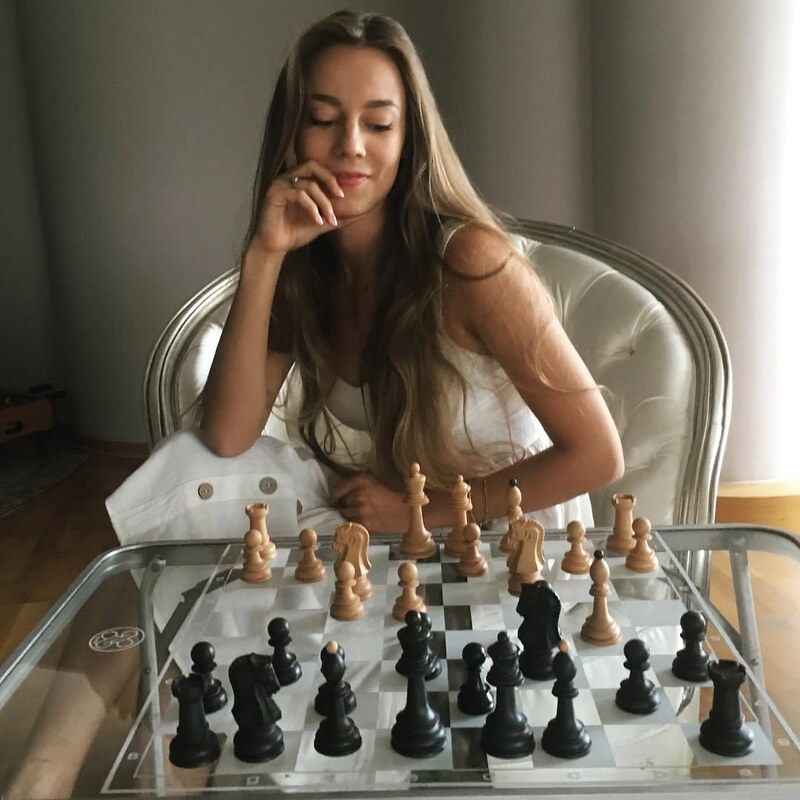 Olaczka nude photo 32