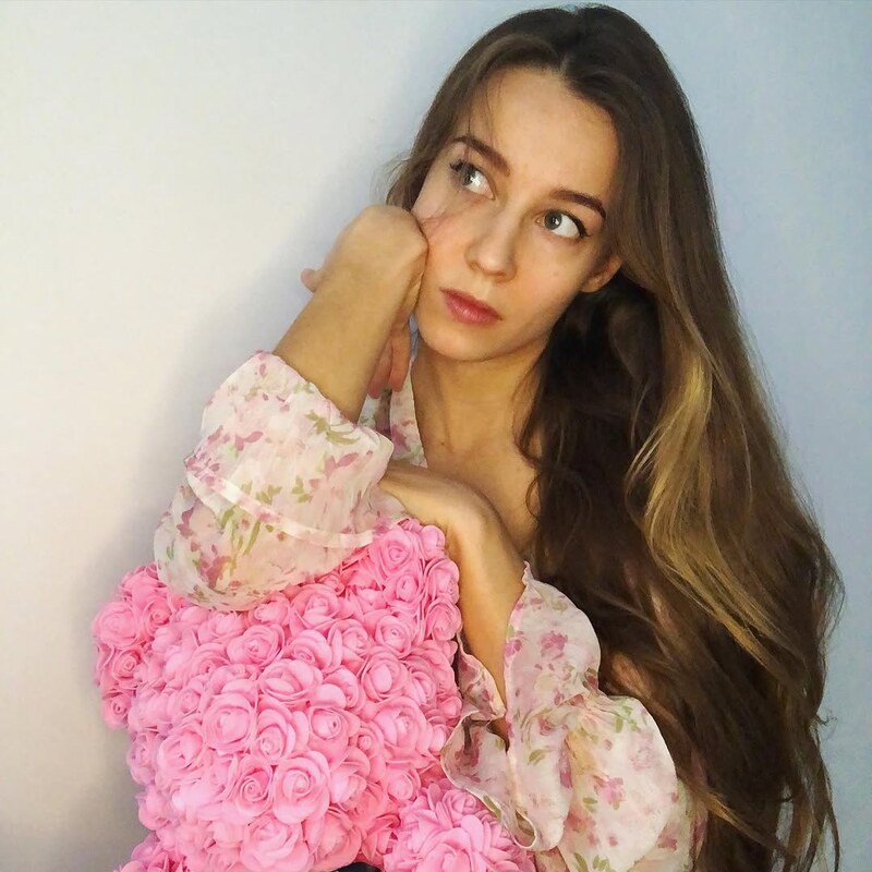 Olaczka nude photo 34