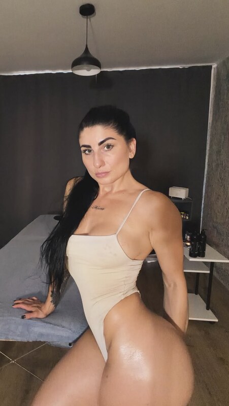 Olga Bodak nude photo 3