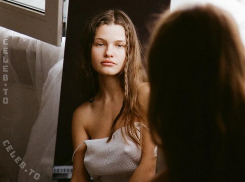 Olga Obumova nude photo 1