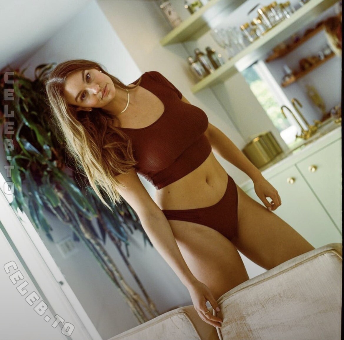 Olivia Brower nude photo 5