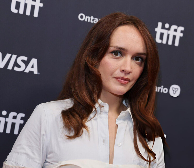 Olivia Cooke nude photo 9