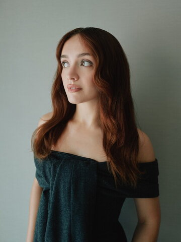 Olivia Cooke nude photo 3