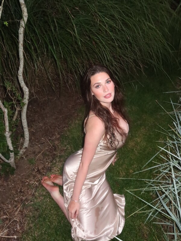 Olivia Grace Hopkins nude photo 3