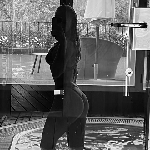 Olivia Krogh nude photo 72