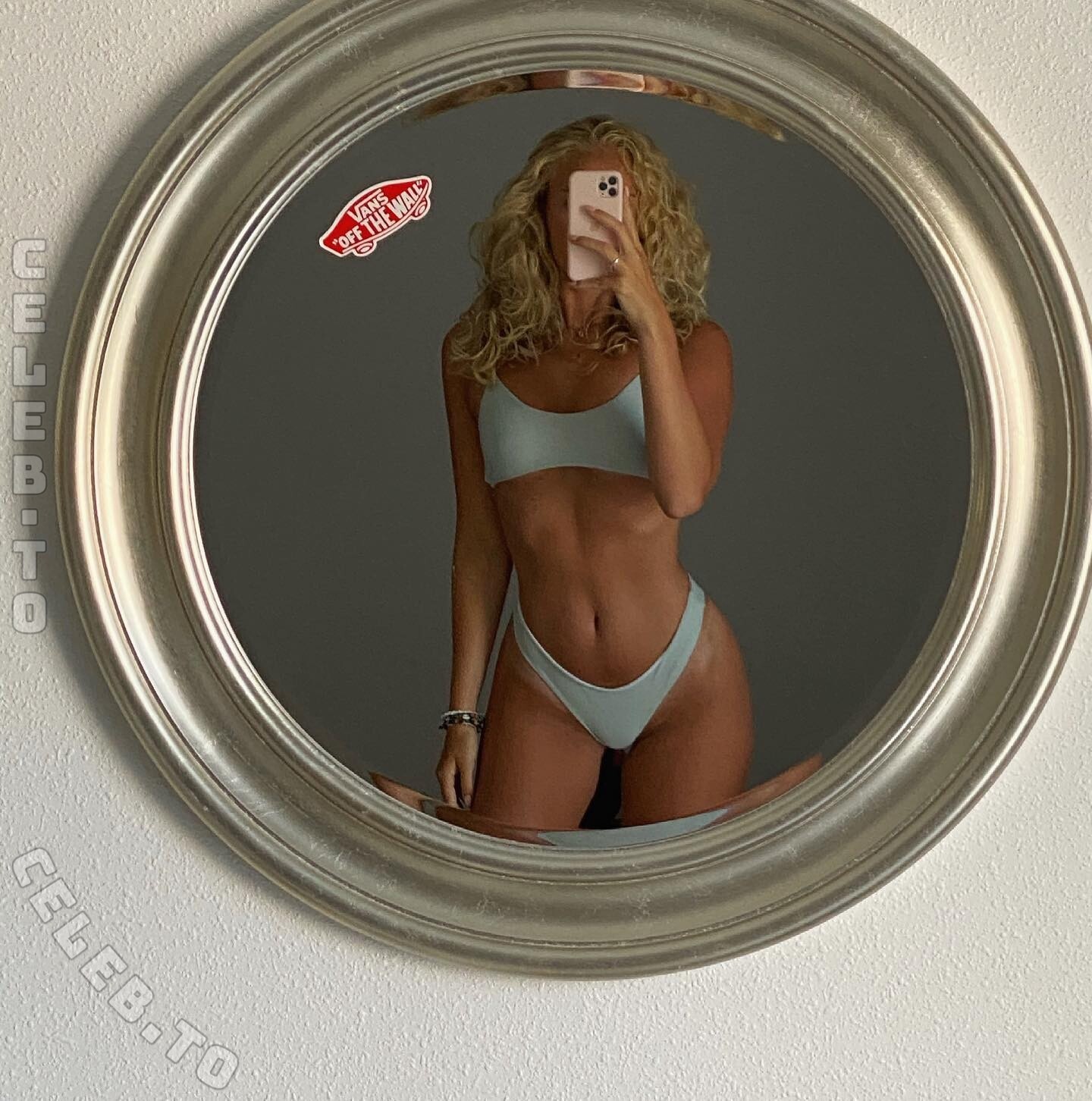 Olivia Krogh nude photo 11